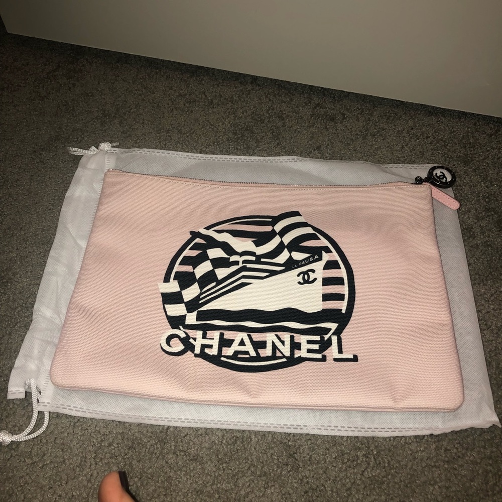 Chanel “La Pausa” collection clutch/pouch - Picture 8 of 8